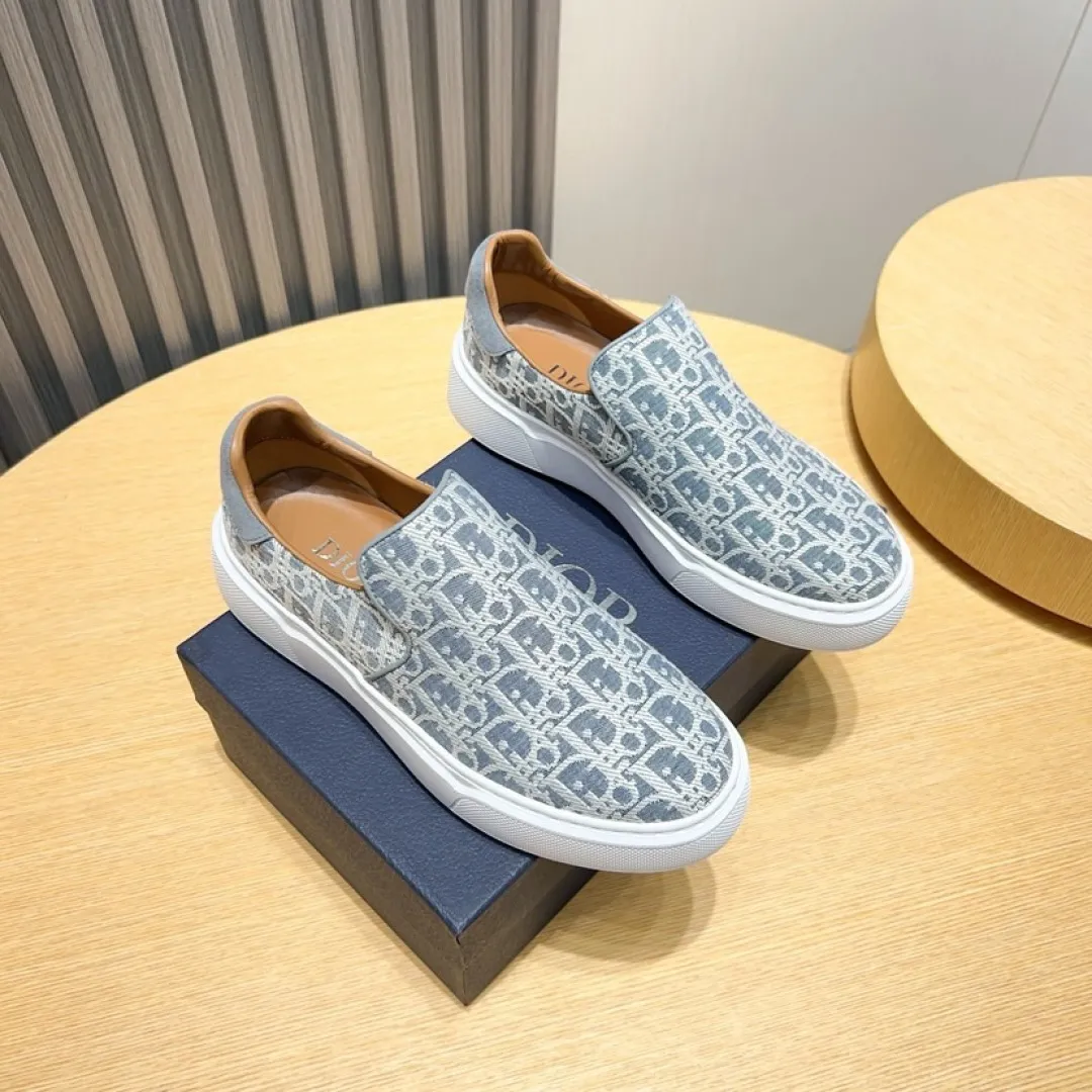 Men's men's shoes💰P380💰[DIOR] Dior's new slip-on shoes🆕Exclusive hot-selling items✨Very comfortable on the feet, fine workmanship Material: Original fabric➕High-quality sheepskin lining + original wear-resistant outsole👍🏻Features: High-end and comfortable, purely handmade to create the perfect shoe that suits you best. Number of yards: 38–45